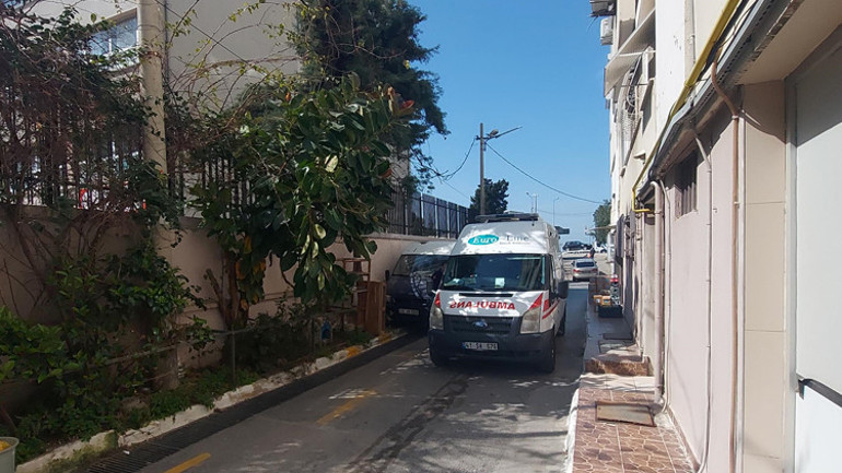 Derste kalp krizi geçiren beden eğitimi öğretmeni hayatını kaybetti