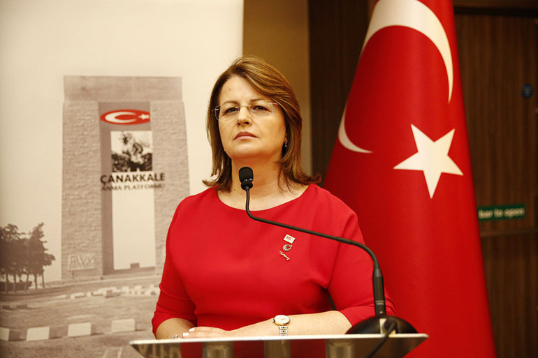 Londra Başkonsolosu’ndan ‘Dünya Kadınlar Günü’ne destek