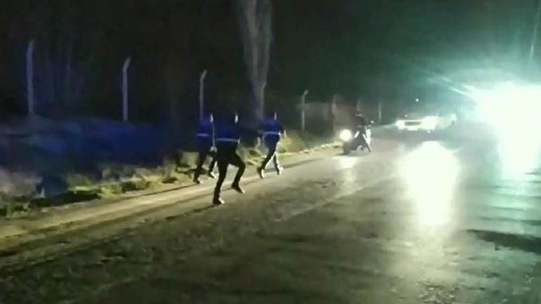 Motosikletle uyuşturucu sevkiyatında 2 şüpheliye gözaltı