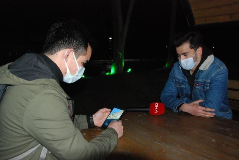 İki genç, kış uykusundan uyanan ayıyla karşılaştı: Selamün aleyküm