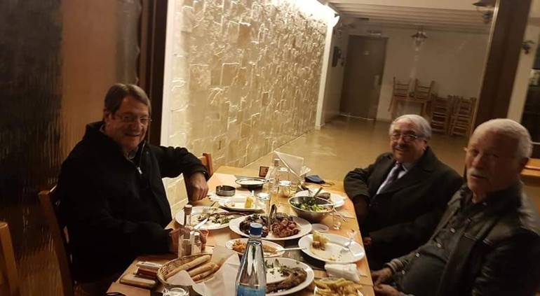 Rum lider Nikos Anastasiadise meyhane tepkisi: Hükümet sırlarını ifşa ediyor