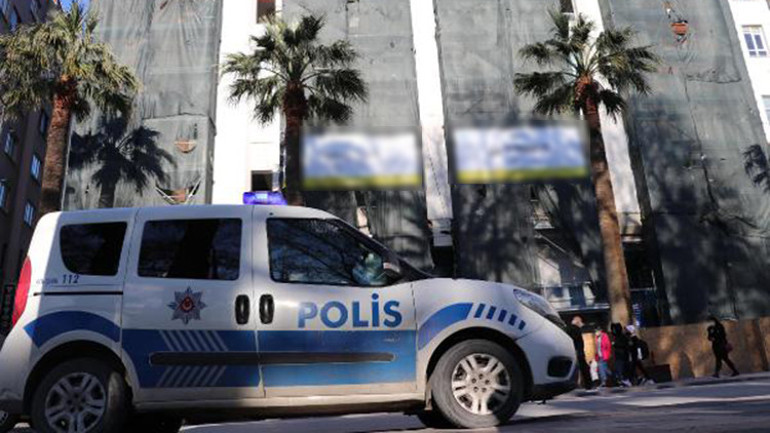 İskeleden düşen inşaat işçisi yaralandı