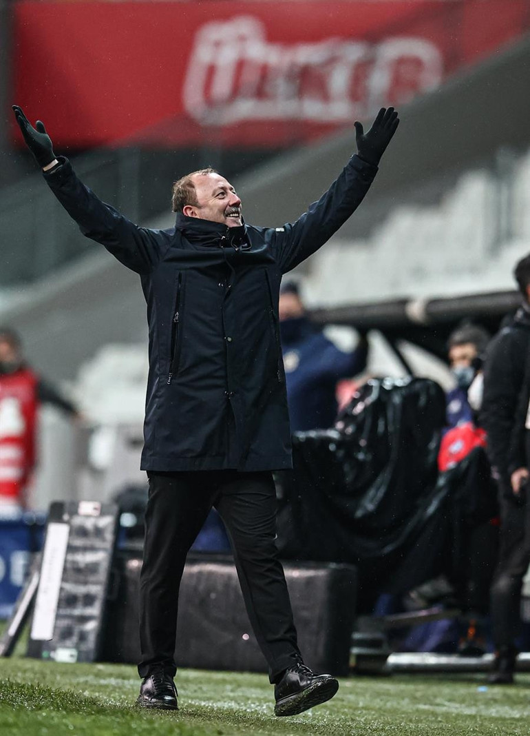 Beşiktaş - Fenerbahçe maçından sonra olay oldu Çöpe gidiyor, en zayıf halka...