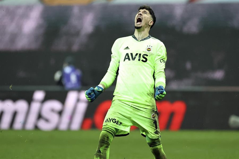 Beşiktaş - Fenerbahçe maçından sonra olay oldu Çöpe gidiyor, en zayıf halka...