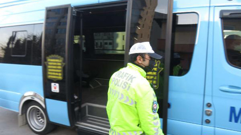 Kadıköyde toplu taşıma araçlarında koronavirüs denetimi