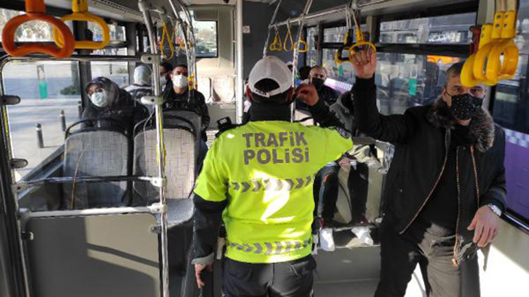 Beşiktaşta toplu ulaşım araçlarında koronavirüs denetimi