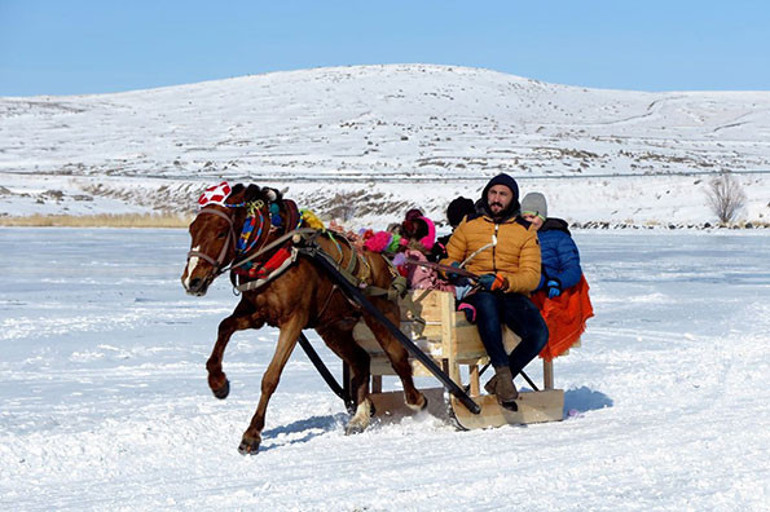 Kars turizmine yeni bir yön çizen Doğu Ekspresi’ni bekliyoruz