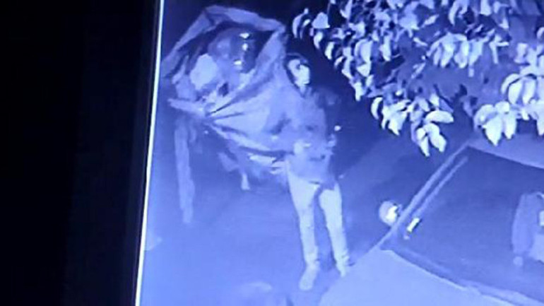 Bayrampaşada rögar kapağı hırsızlığı kamerada