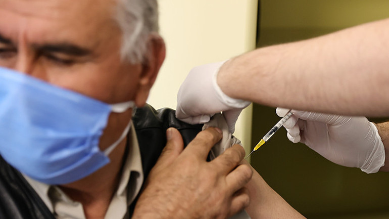 BioNTech aşısı Türkiyede uygulanmaya başlandı... İşte merak edilen farklar