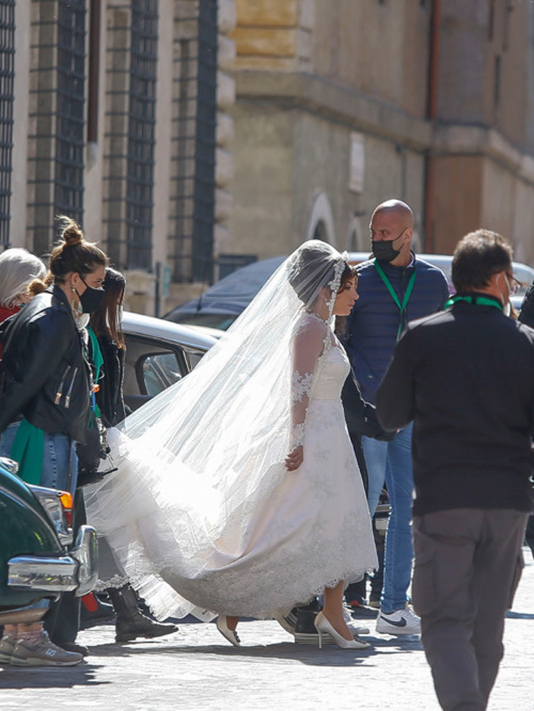 Telli duvaklı gelin oldu
