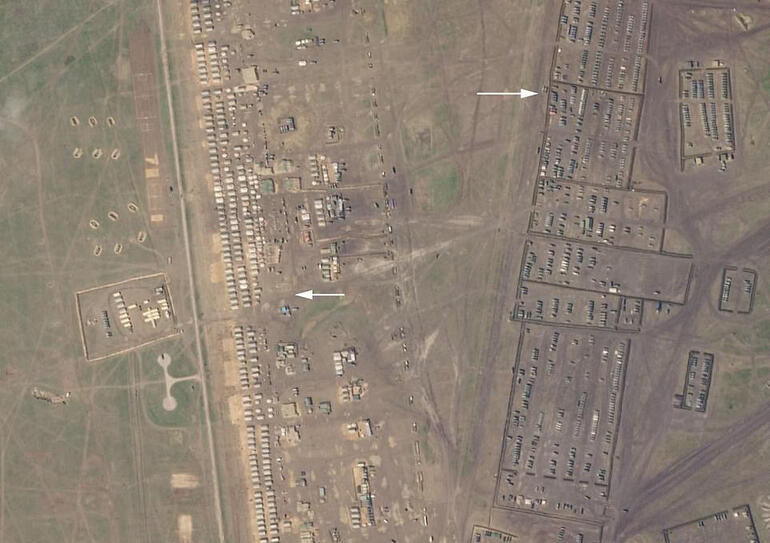 Uydu fotoğrafları deşifre etti: Rusya sınıra bombardıman uçağı gönderdi