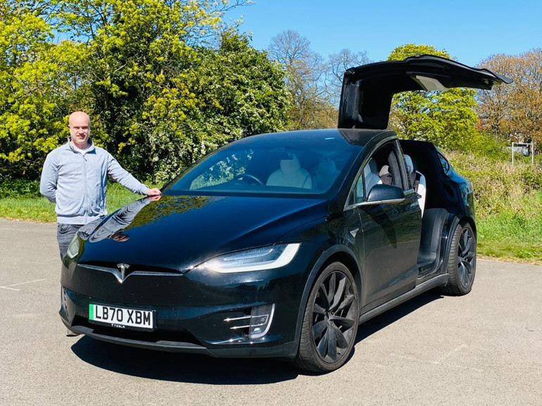 Tesla kazalarının sorumlusu otopilot mu dikkatsiz sürücüler mi