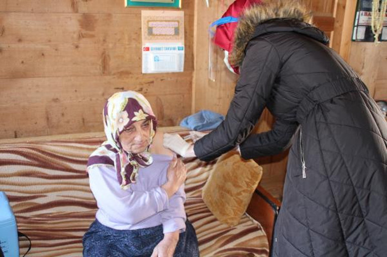 Prof. Dr. Özgümüş uyardı: Yoğun bakıma düşüşü ve ölümleri engelleyeceğini biliyoruz