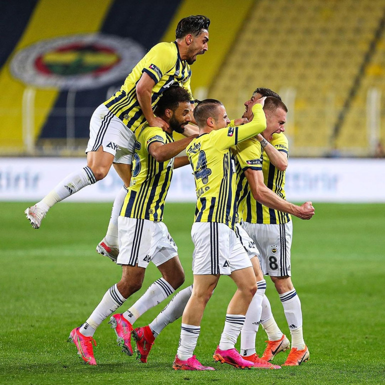 Son Dakika: Kasımpaşa galibiyeti sonrası Fenerbahçe için flaş yorum Sezon başından beri hataydı, Erol Bulut döneminden devreden bir hastalık...