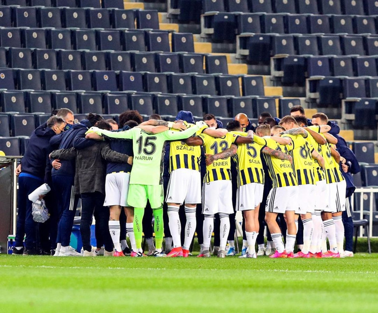 Son Dakika: Kasımpaşa galibiyeti sonrası Fenerbahçe için flaş yorum Sezon başından beri hataydı, Erol Bulut döneminden devreden bir hastalık...