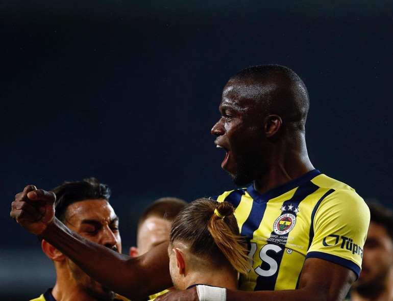 Son Dakika: Kasımpaşa galibiyeti sonrası Fenerbahçe için flaş yorum Sezon başından beri hataydı, Erol Bulut döneminden devreden bir hastalık...