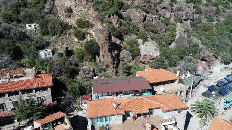 Otomobil girişi yasak Her yer boşaltıldı... Assos Antik Kenti hayalet şehre döndü