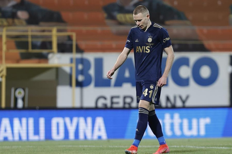 Alanyaspor - Fenerbahçe maçı sonrası çok konuşulan eleştiri Mesut Özil ve Luiz Gustavo...