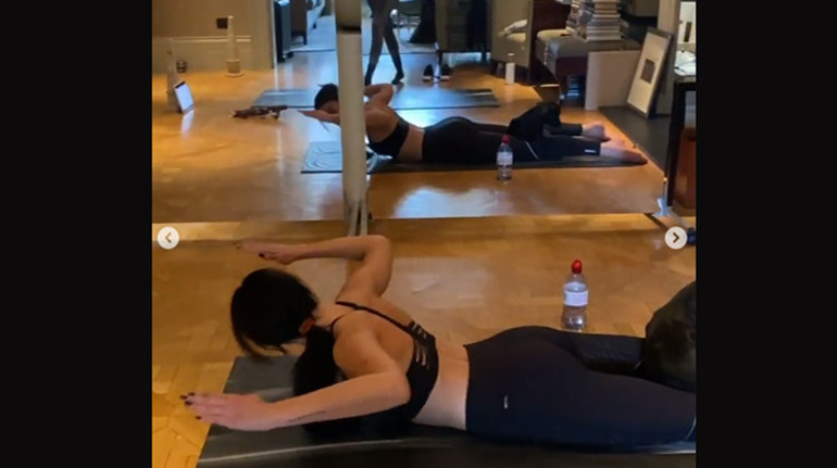 Aynaya baka baka kas geliştiriyor: İstediğini giymek kolay mı