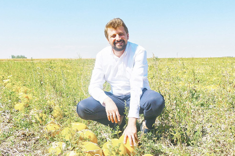 Nedensiz bir mutluluk