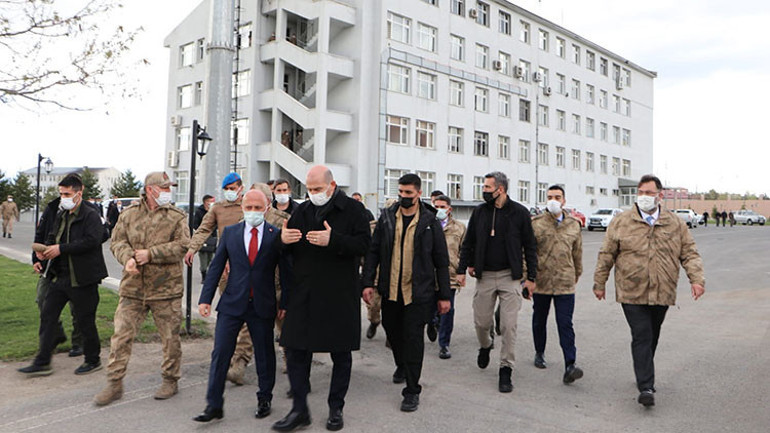 Bakan Soylu, Ağrıda bazı kurumları ziyaret etti