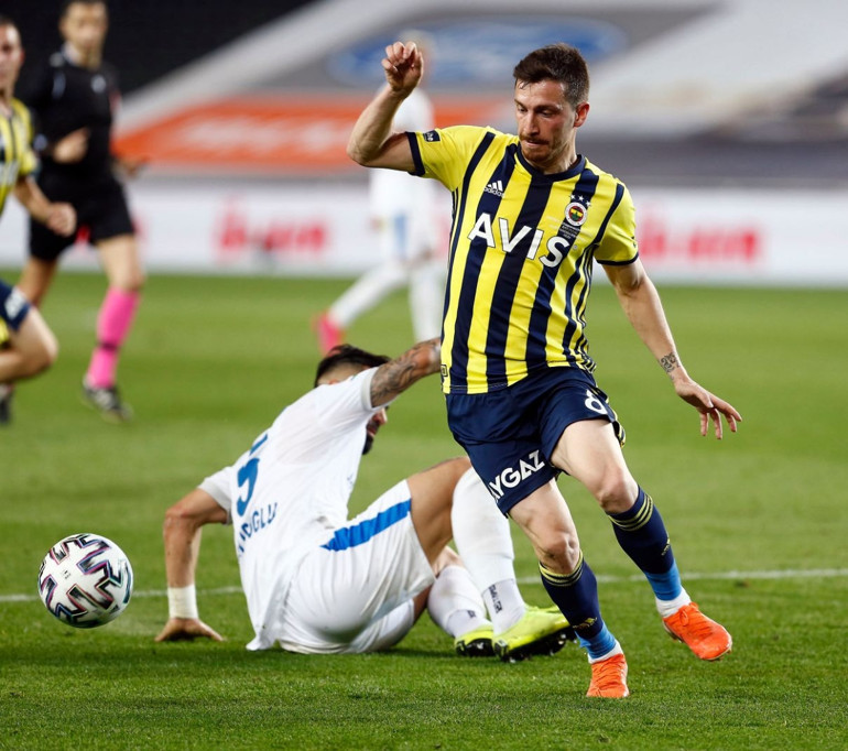 Son Dakika: Fenerbahçede Emre Belözoğlunun kafasındaki futbol oturuyor O kaliteye sahip değil, hepsi gönderilecek...