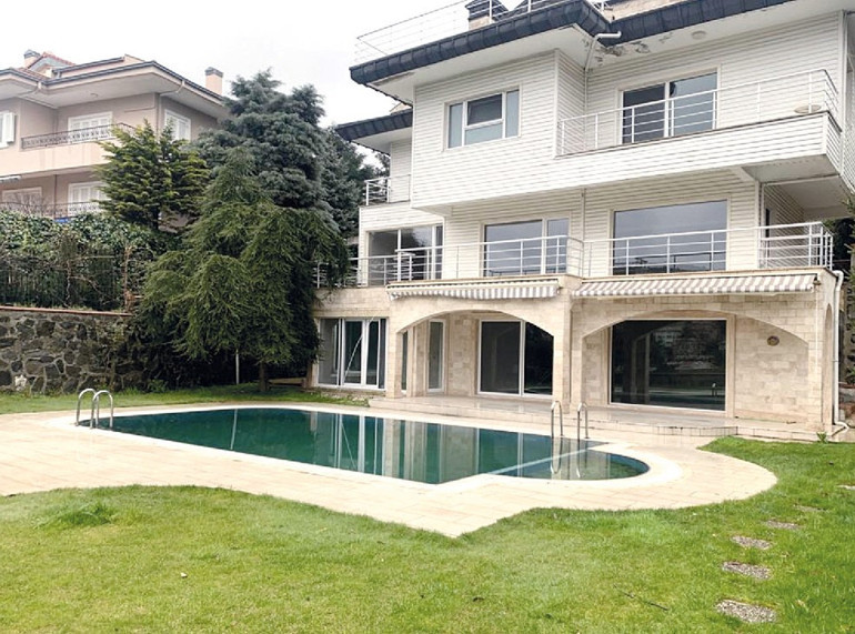 Ozan Tufan 12 milyona ev aldı Taşınmak için gün sayıyorlar...