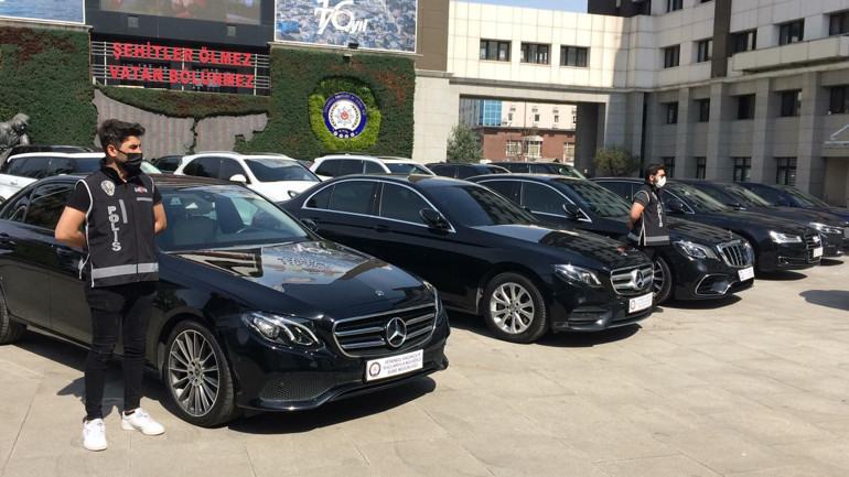 Değerleri 40 milyon lira Sahte belgeli lüks araç operasyonu yapıldı