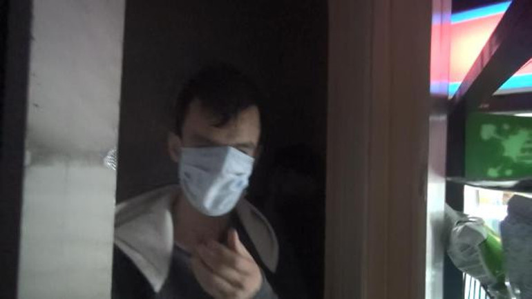 Tam kapanmada alkol satan tekel bayisine baskın