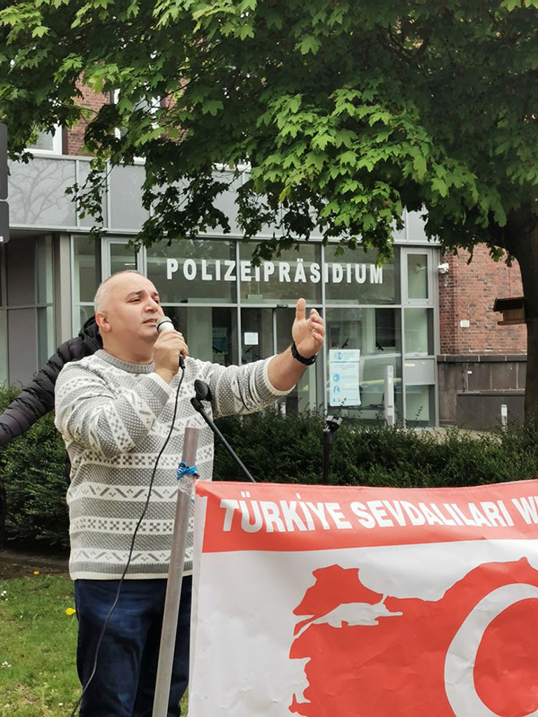 Almanya’da Türkler, polis şiddetini protesto etti
