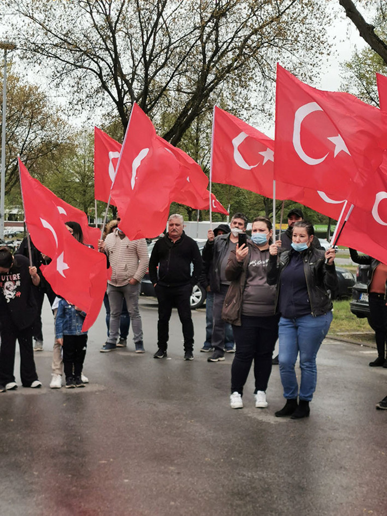 Almanya’da Türkler, polis şiddetini protesto etti
