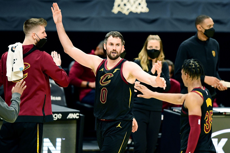 NBAde Gecenin Sonuçları: Atlanta Hawks 4, New York Knicks ise 8 yıl sonra play-offta