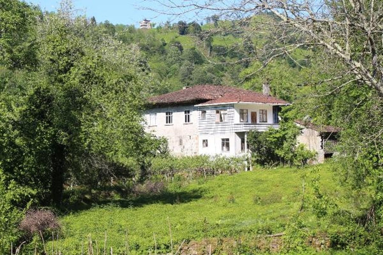 Rize Valisi Kemal Çeberden köylere gidenlere uyarı: Vakaların yüzde 83ü ev bulaşı