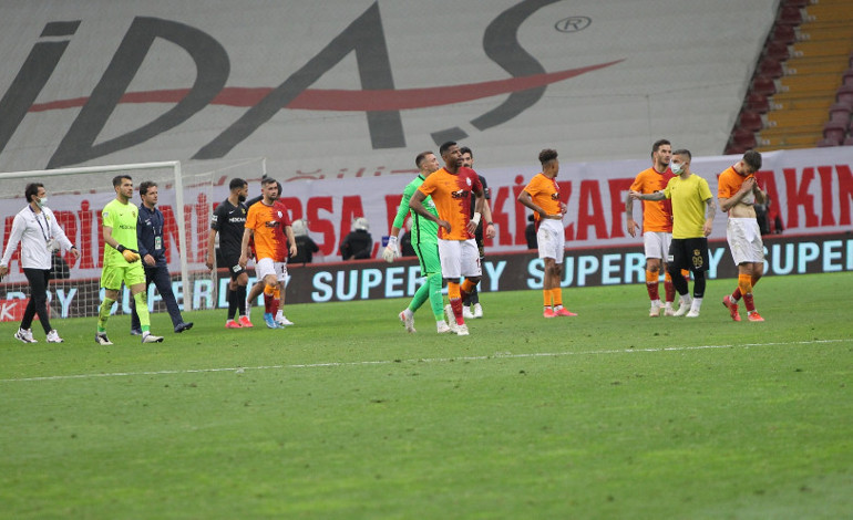 Galatasaray-Yeni Malatyaspor maçına damga vuran Ertaç Özbirden flaş sözler Maçı bıraksan...