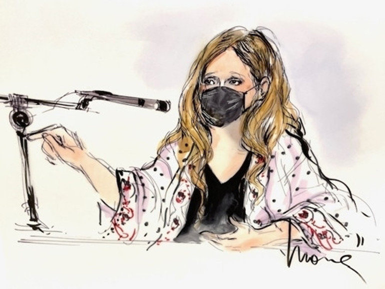 Uyandım ve bir baktım ki benimle sevişiyor: Ünlü oyuncuya ardı ardına taciz suçlamaları