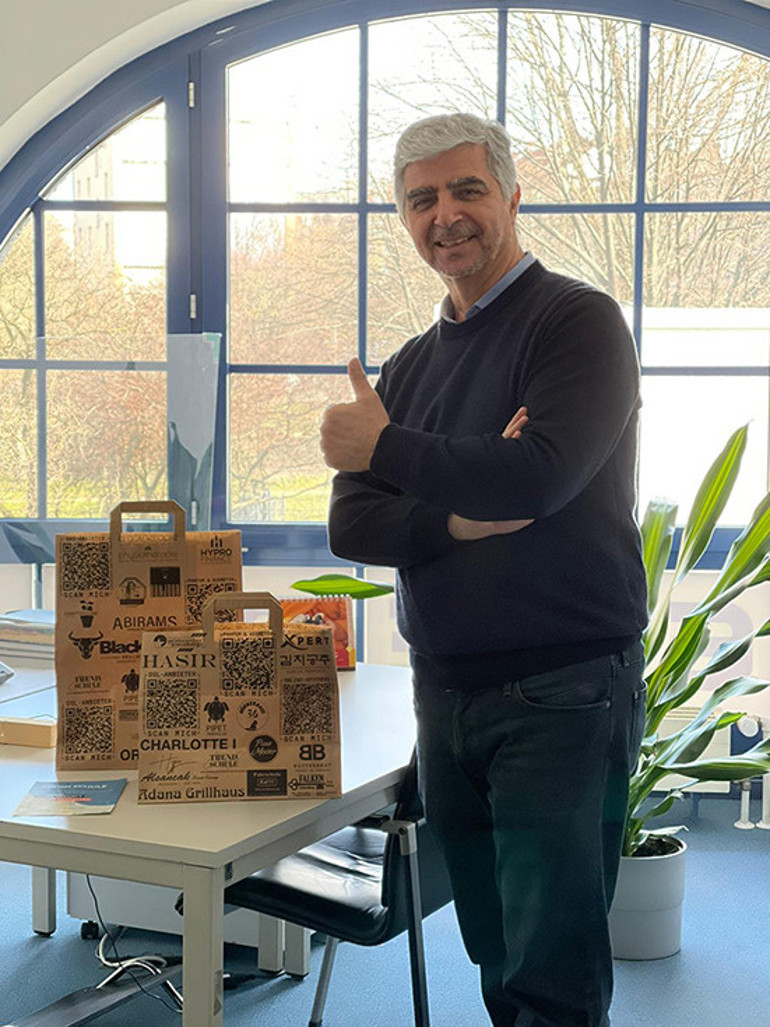 Örnek Türk girişimciden çevre dostu, kâğıttan çanta