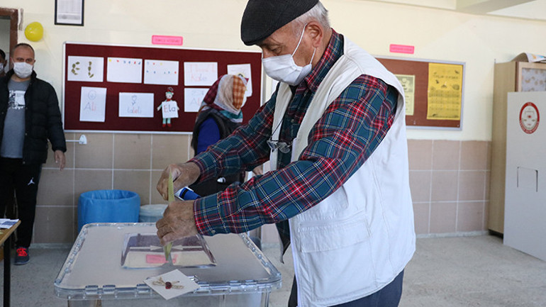 Afyonkarahisardaki seçimde adaya çıkan 1 oy merak konusu oldu