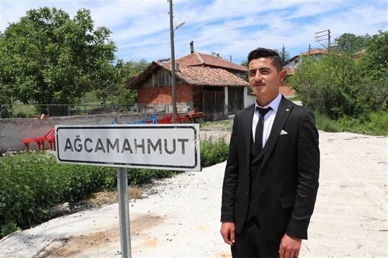 Bir ay önce 18 yaşına bastı İşte dün yapılan seçimi kazanan Ali Külekçinin ilk sözleri...