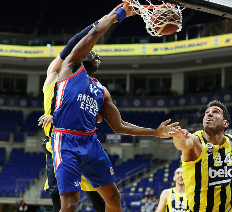 Son Dakika: Fenerbahçe Bekoyu deviren Anadolu Efes, Basketbol Süper Liginde şampiyon oldu