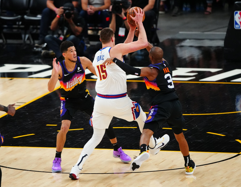 NBAde Gecenin Sonuçları: Suns, Nuggets serisinde durumu 2-0 yaptı