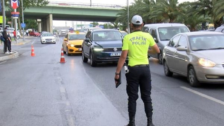 Fatihte toplu taşıma araçlarında koronavirüs denetimi