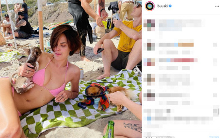 Anneme benzemediğim için kendimi cezalandırmıştım: Pembe bikiniyle poz verdi