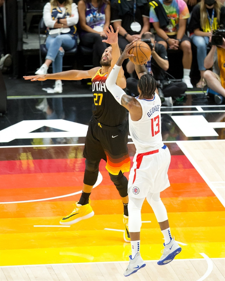 NBAde Gecenin Sonuçları: Hawks ve Clippers serilerinde 3-2 öne geçti