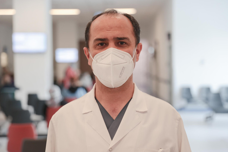 Sağlıkçı babalardan aşı çağrısı