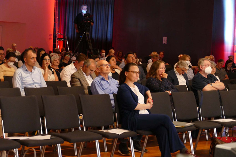 Essen’de ‘Biz buralıyız’ sergisi