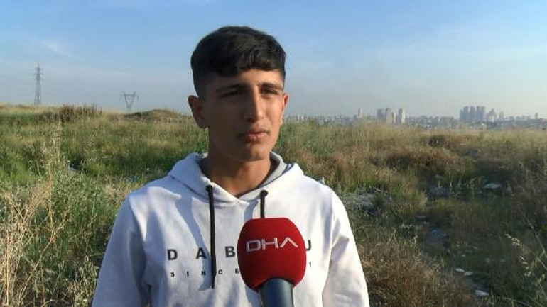 Çocuklar sesleri duydu, elleriyle toprağı kazdı, yavru köpekleri kurtardı