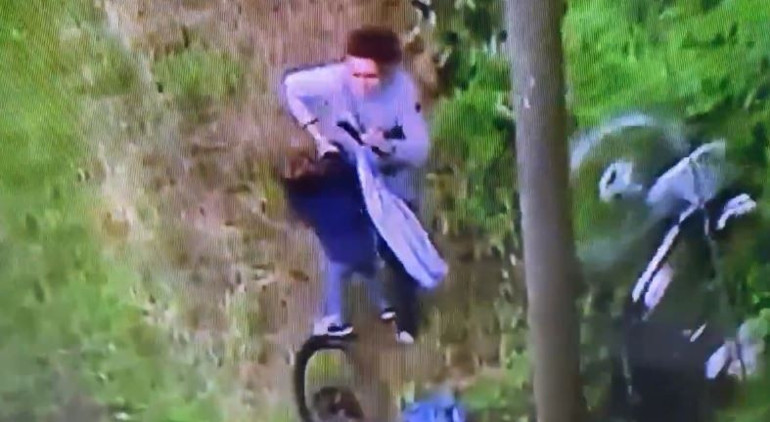 Son dakika: Fransa Bisiklet Turundaki kaza sebebi ortaya çıktı Yarışçılar yaralandı, bir anne çocuğunu son anda kurtardı...