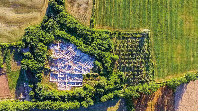 Tarih, doğa, spor, deniz... Hepsi bir arada, bir adada