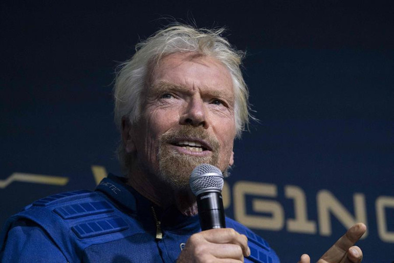 Milyarderlerin uzay savaşı Richard Branson-Jeff Bezosu geçecek