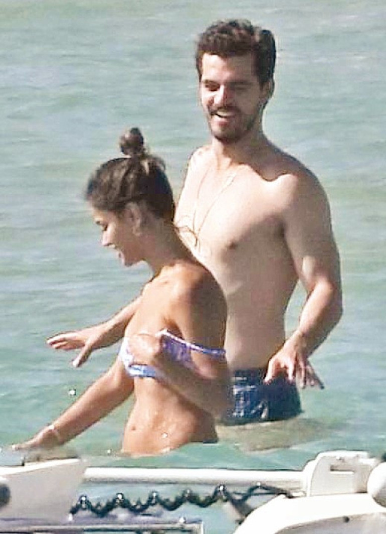 Berk Atan ve Selin Yağcıoğlu aşkı belgelendi... İlk kare Çeşmeden